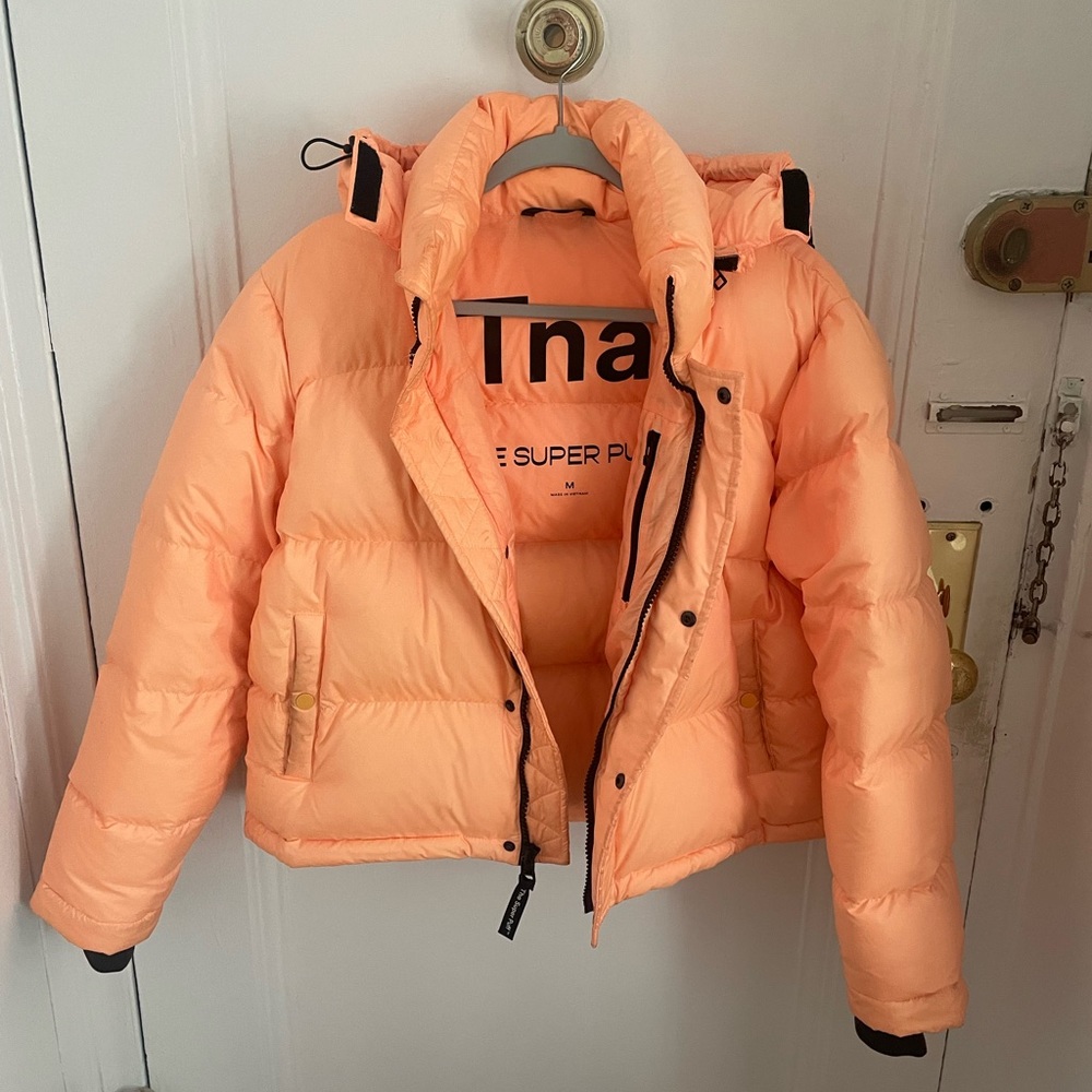 Aritzia Tna Super Puff - cropped
